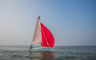 5 Reasons Why Everyone Must Try Their Hands At Sailing